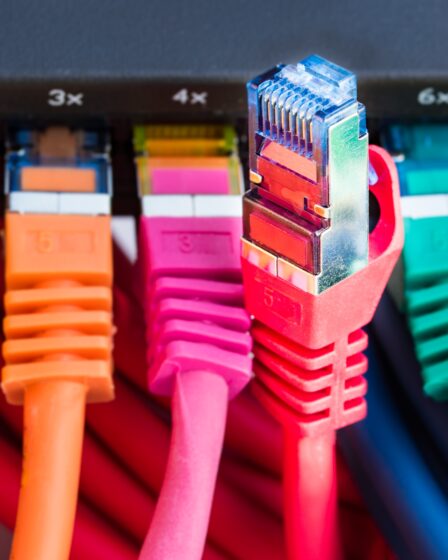 Internet kablowy – stabilne połączenie do codziennego korzystania z sieci